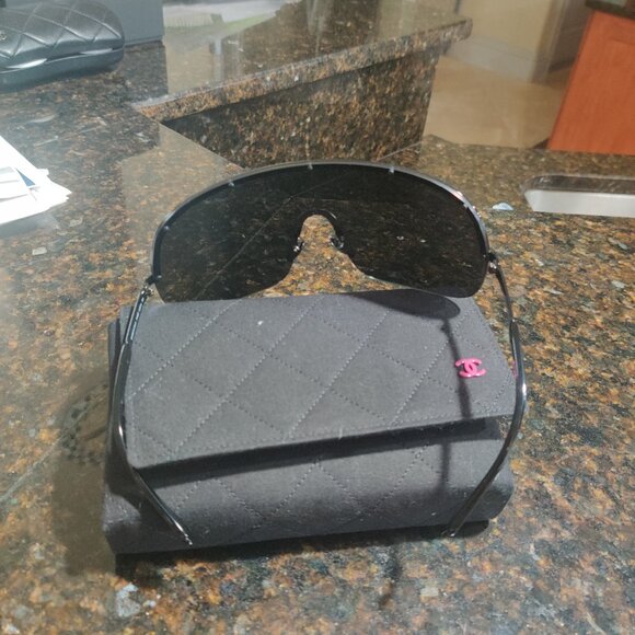 CHANEL coco Beach Shoreline runway  collection sunglasses New with case - Picture 4 of 5